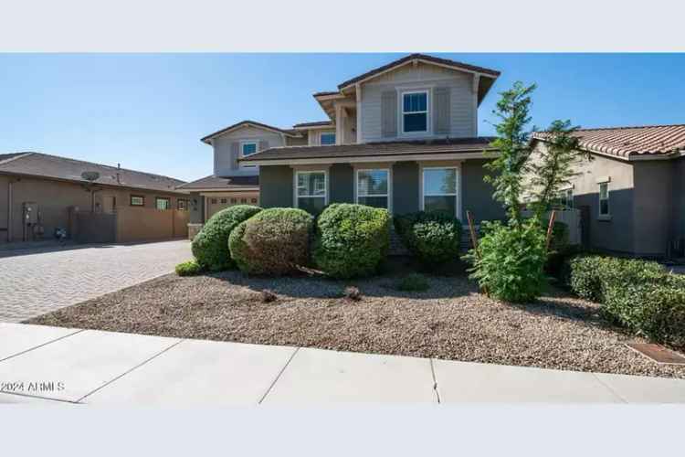 Buy House in Litchfield Park with Pool and Spacious Layout