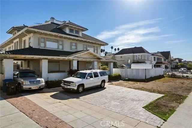 House For Sale in 1802, Crenshaw Boulevard, Los Angeles, California