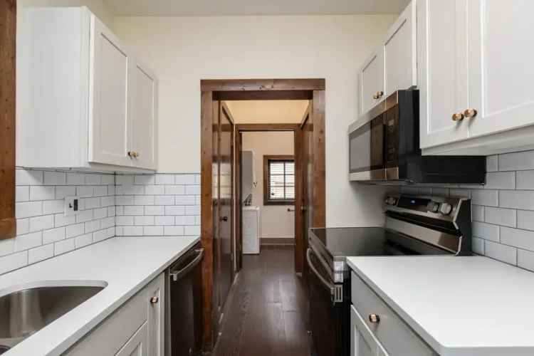 Rent Updated Studio Apartment in Herron Morton with Modern Amenities