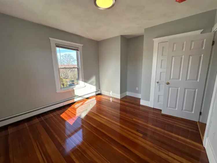 Apartment for Rent with 3 Bedrooms Near Medford Square