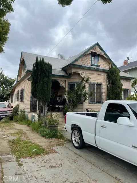 House For Sale in 243, East 29th Street, Los Angeles, California