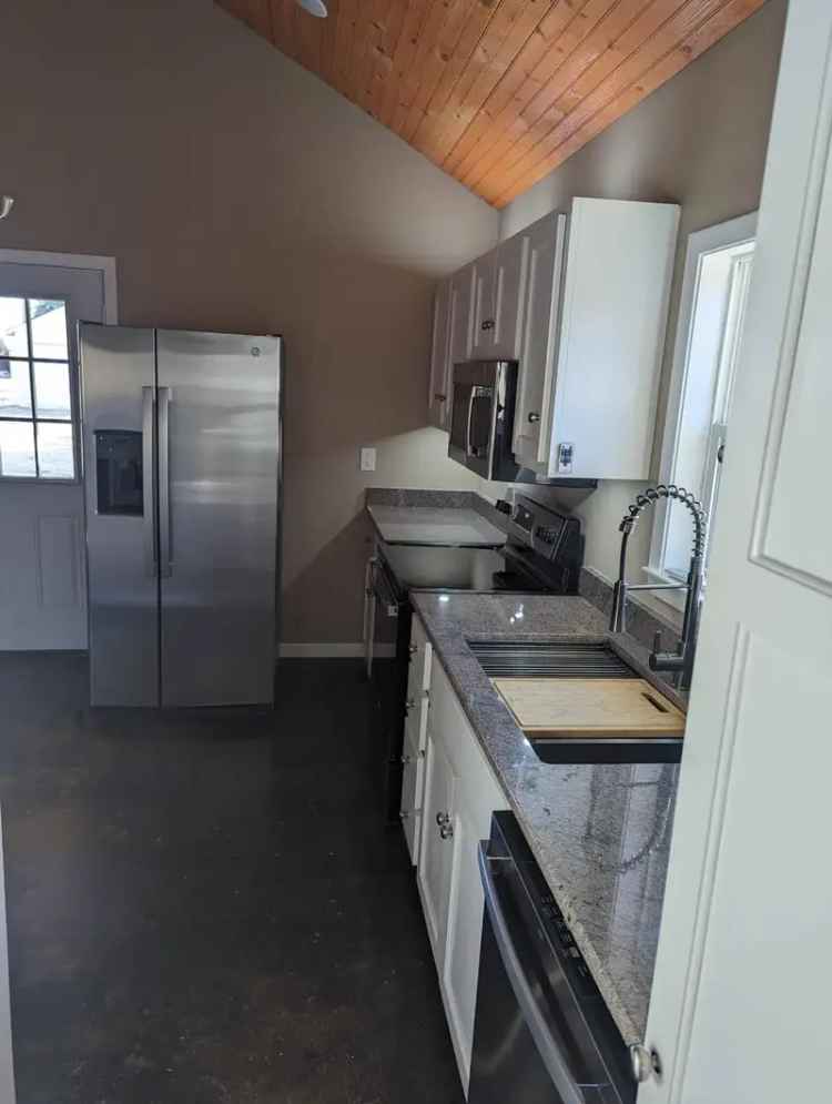 Rent Tiny Home in Azle with Country Setting and Modern Amenities