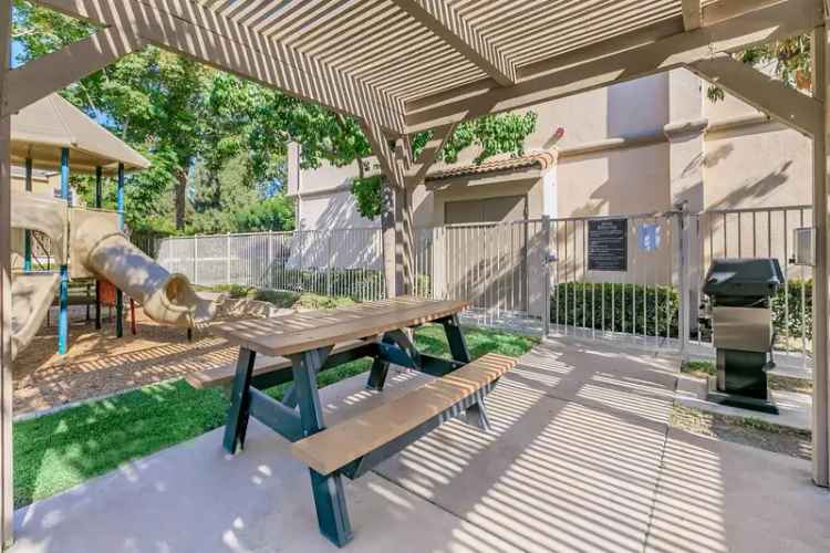 Rent Arbor Lane Apartments in Placentia with Suburban Tranquility