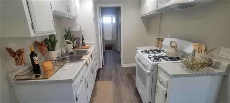 Rent Spacious Apartments in Tranquil Community Near Disneyland