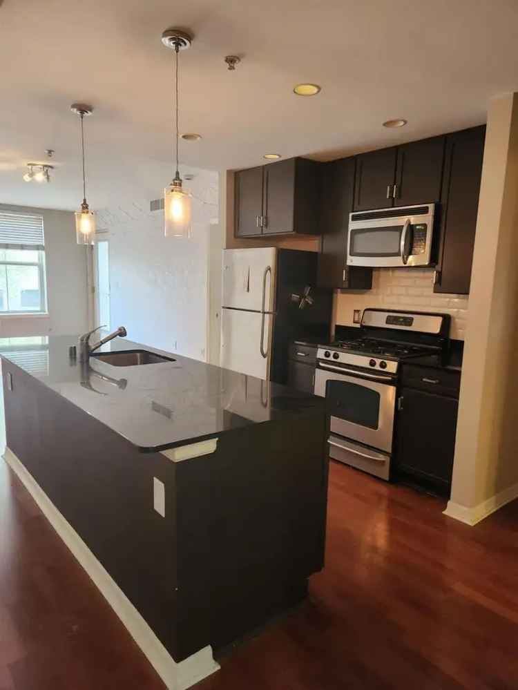 1 Bedroom Condo for Rent in Denver with Balcony and Parking