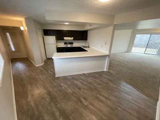 Rent Large Apartment with Balcony in Lakeview Terrace Near Metra Station