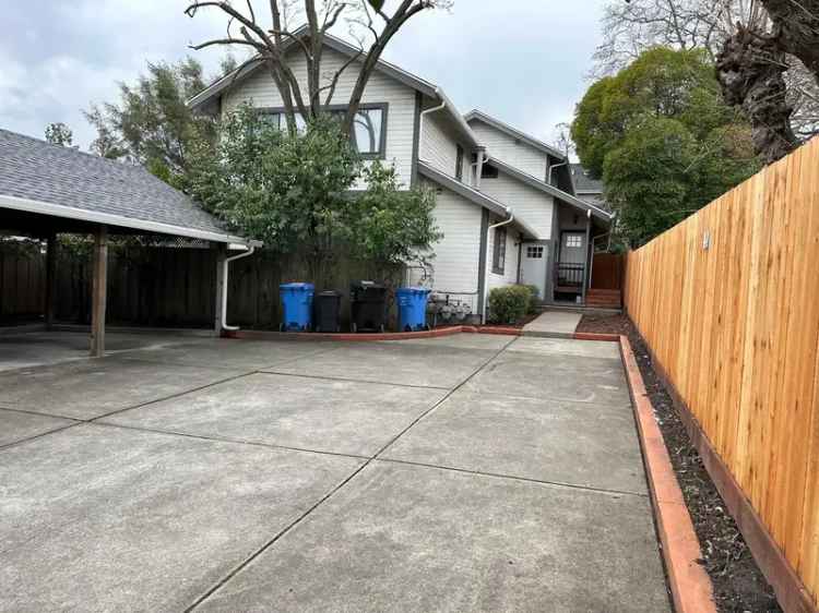 Townhouse for Rent with Spacious Bedrooms Near WC Bart Station