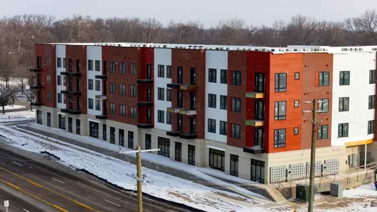 Rent Tigris Tower Apartments in Sterling Heights with Modern Amenities