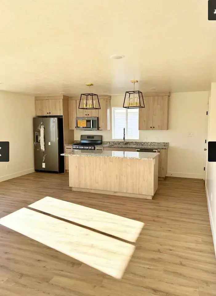 Rent Modern Apartment Unit 1 Bed 1 Bath Ideal for Students or Couples