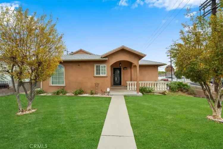 Charming residence for sale in North Hollywood with spacious backyard