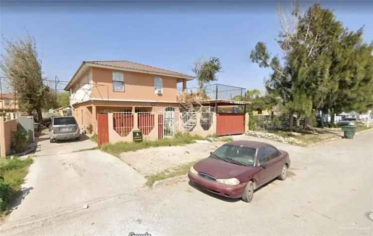 Triplex for Sale in Alamo with Convenient Location and Separate Entrances