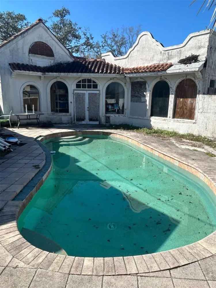 House For Sale in 1827, 2nd Avenue East, Bradenton, Florida