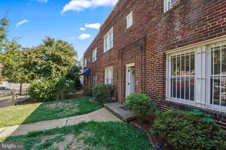 House For Sale in 1721, H Street Northeast, Washington, District of Columbia