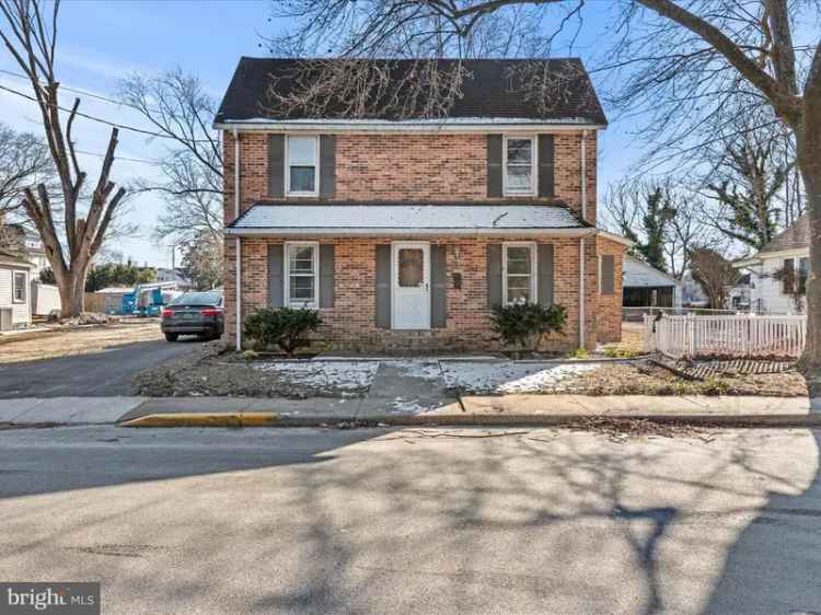 House For Sale in 102, West 9th Street, Laurel, Delaware