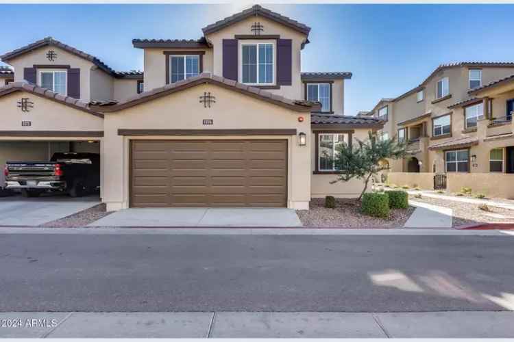 Buy Townhome in Exclusive Gated Community with 3 Bedrooms in Ideal Location