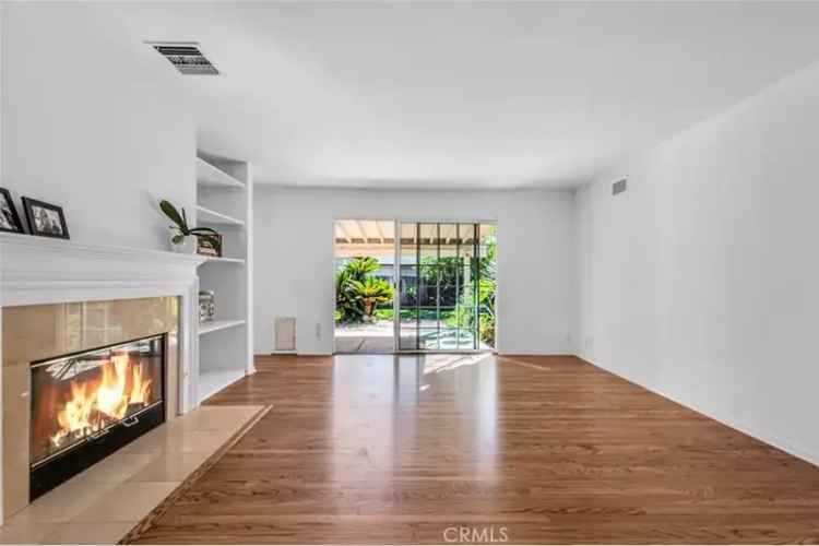 House For Sale in 22216, Kittridge Street, Los Angeles, California