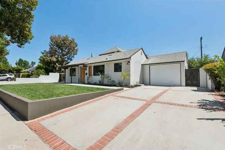 Buy House in Lake Balboa Beautifully Upgraded with Five Bedrooms