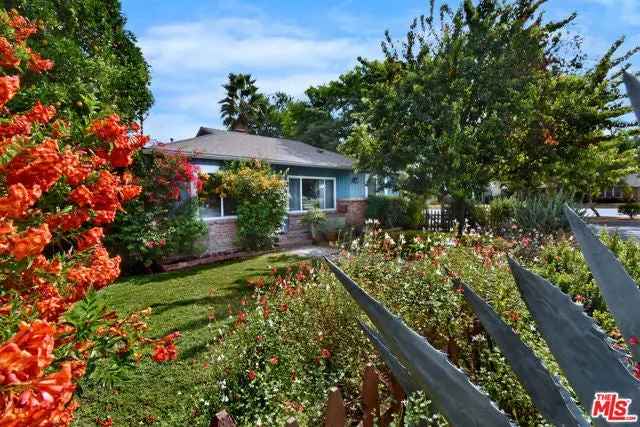 House For Sale in 6002, Greenbush Avenue, Los Angeles, California