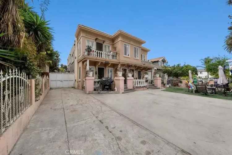 Investment Property for Sale in Los Angeles with 4 Spacious Units