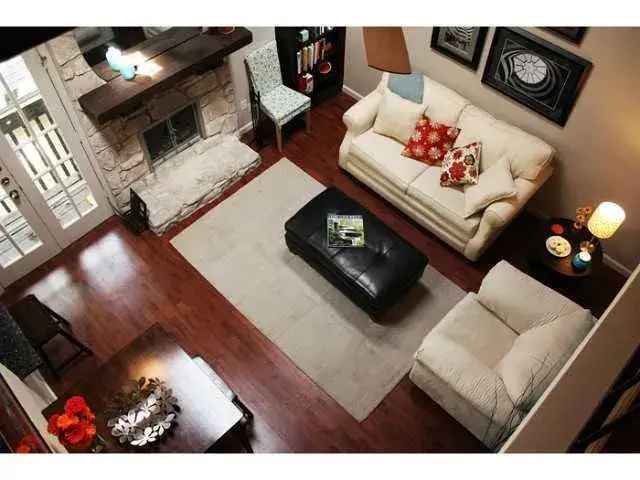 Rent Apartment in Austin with Spacious Top Floor Unit and Fireplace