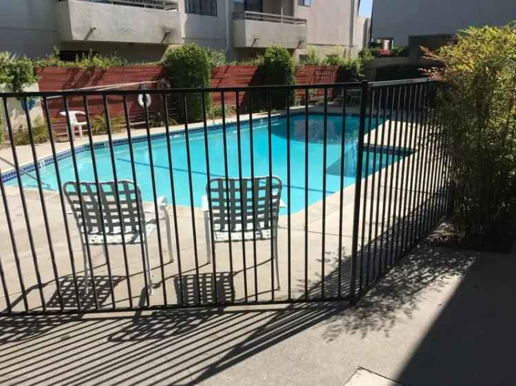 Rent Apartments in Gated Building Tarzana with Pool and Laundry