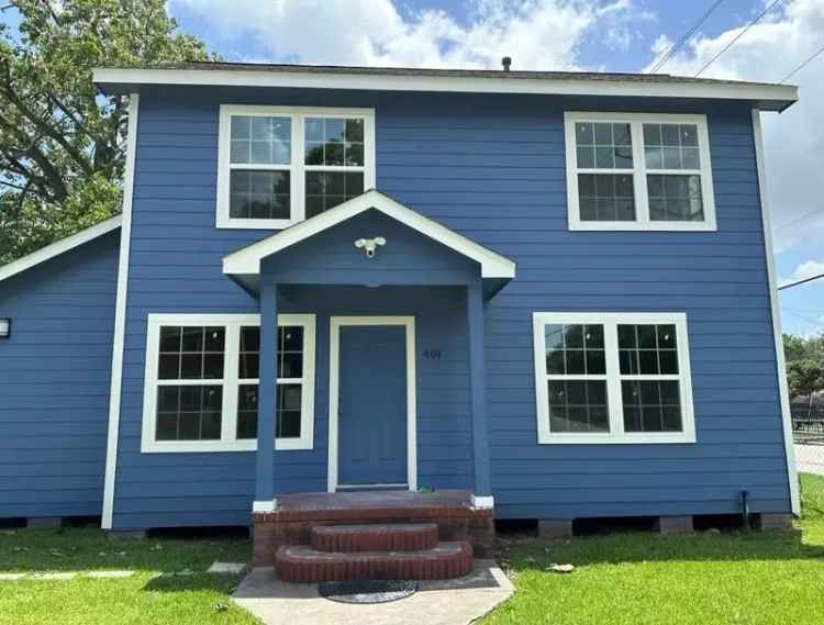 Rent Gorgeous 2 Story Home in Baytown with Spacious Layout and Yard