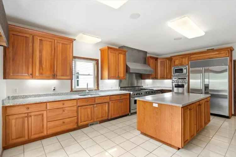 House For Sale in 694, Meadow Lane, Woodbury, Minnesota