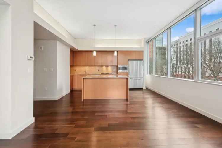 Luxury Downtown Seattle Condo 1 Bedroom Available Now