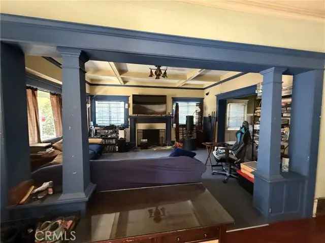 House For Sale in 2628, Van Buren Place, Los Angeles, California