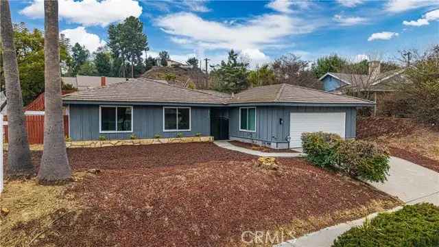 House For Sale in 2704, Sarandi Grande Drive, California