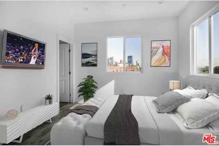 Co-living investment opportunity rent multifamily in Los Angeles with 28 bedrooms