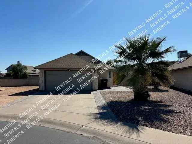 Rent Charming Single Family Home in Gilbert with Spacious Backyard