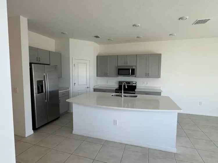 Rent Lakefront Townhouse in Kissimmee with Breathtaking Views