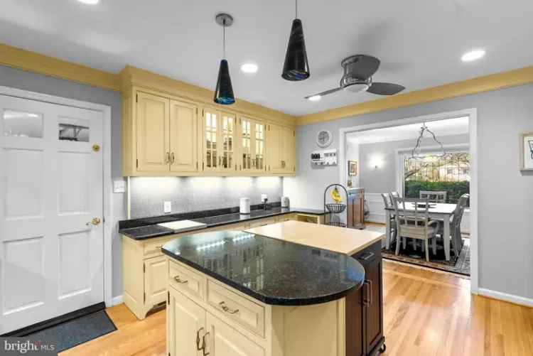 Rent Stunning 5 Bedroom Single Family Home in Bethesda MD with Elegance