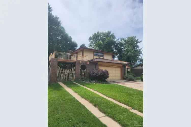 For Sale: Family Home with Unique Features in Lakewood Colorado