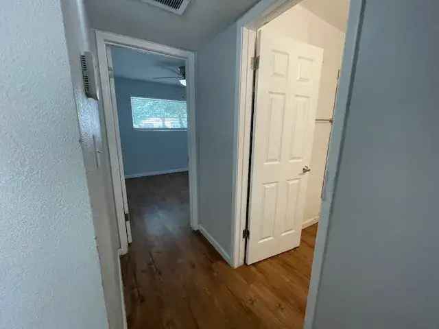 Rent Apartment in Central Phx with Huge Back Patio and Modern Features