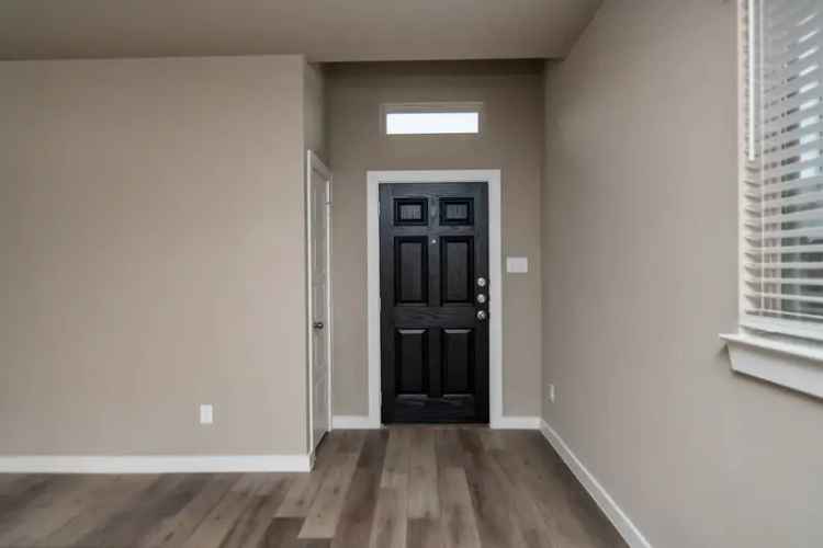 Rent Duplex in Venus Texas with Contemporary Features and Private Yard