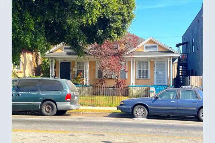 Rent Duplex in Downtown LA with 2 Car Garage and In Unit Laundry