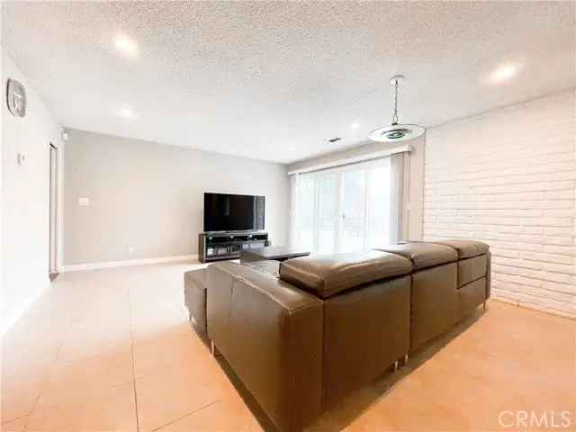 House For Sale in 1326, Paseo Encinas, San Dimas, California