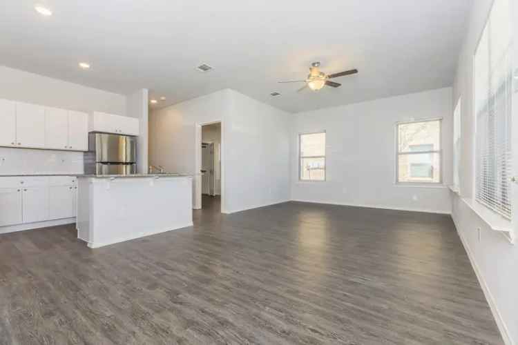 Rent Apartments in Joshua TX with Modern Amenities near S Broadway Street