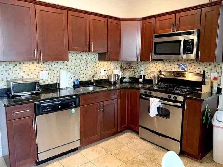 Rent Spacious Apartment Near Northeastern University with Modern Features