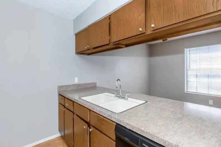 Apartment for Rent in Cleburne Texas with Pool and Pet Friendly