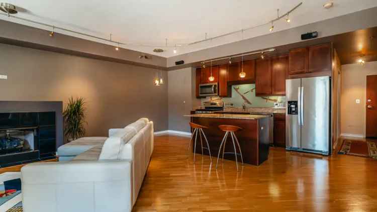 Rent Spacious Condo 1 Bed 1.5 Bath in Uptown Buena Park with Huge Terrace