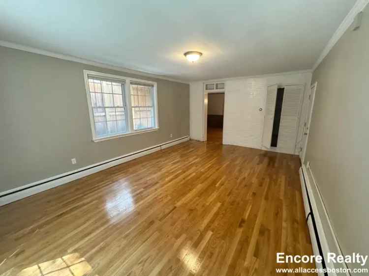 Rent Apartment in Back Bay with Private Outdoor Patio and Laundry