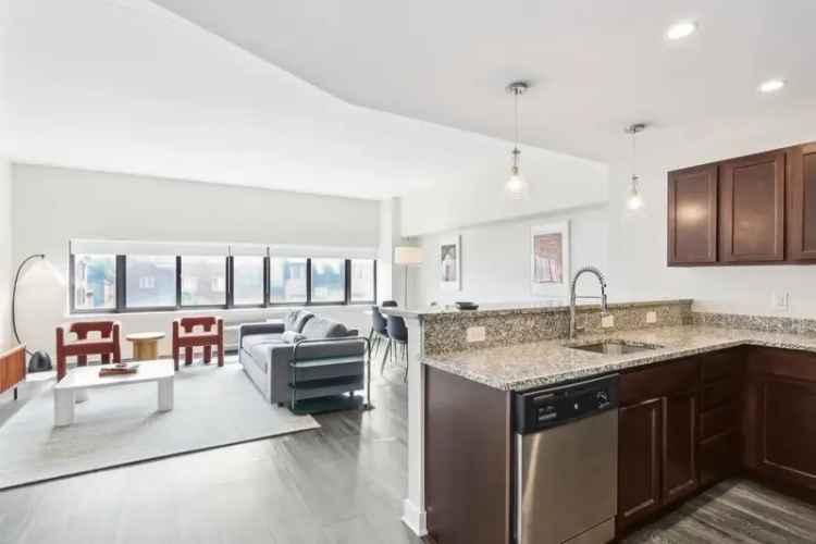 Rent Apartments in Philadelphia with Modern Features near Head House Square