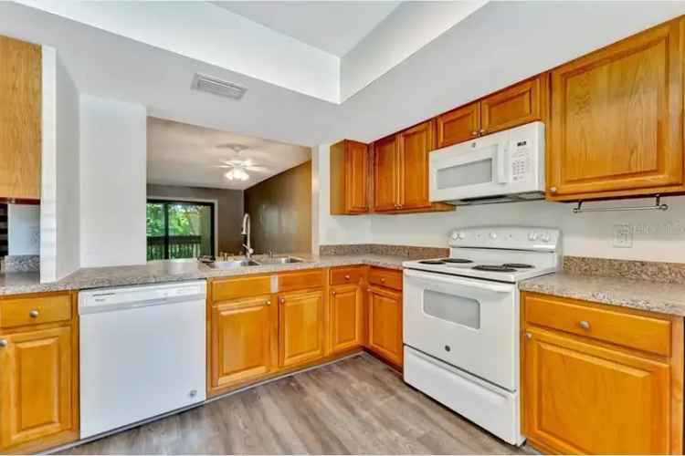 Buy Townhome with 3 Bedrooms and 3 Bathrooms in Amazing Location