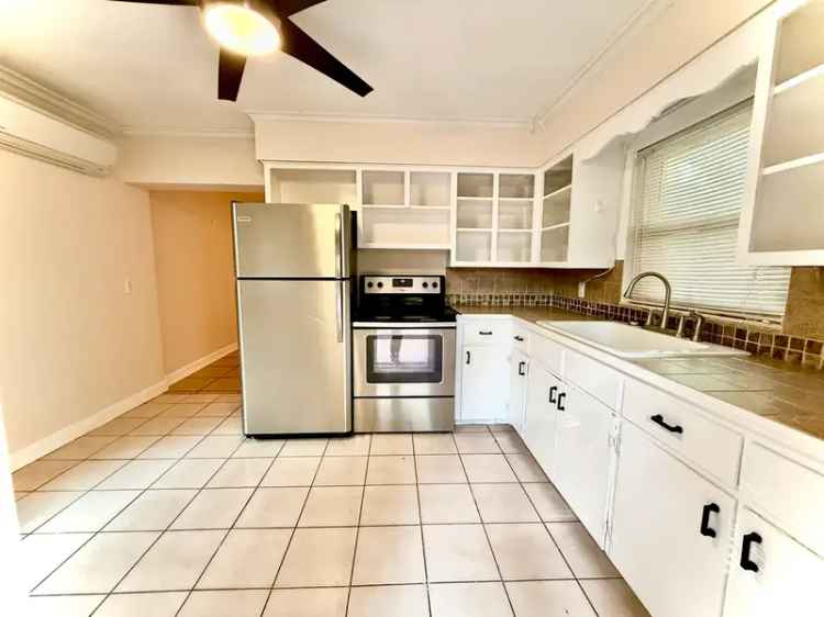 Rent Fully Renovated 2 Bedroom Apartment in Clearwater Near Beach