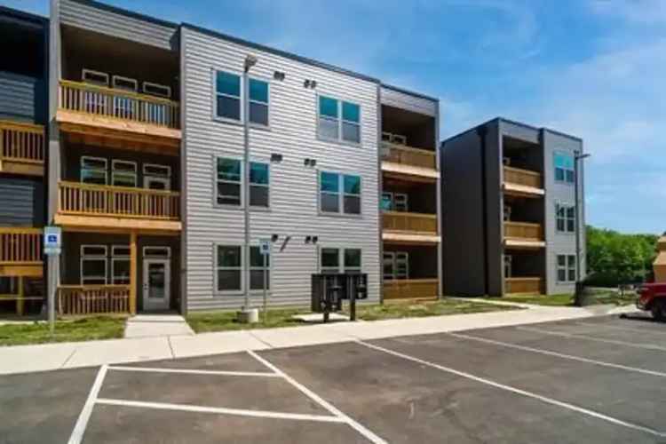 Rent One Bedroom Apartments at The Savrielle in Woodland Park