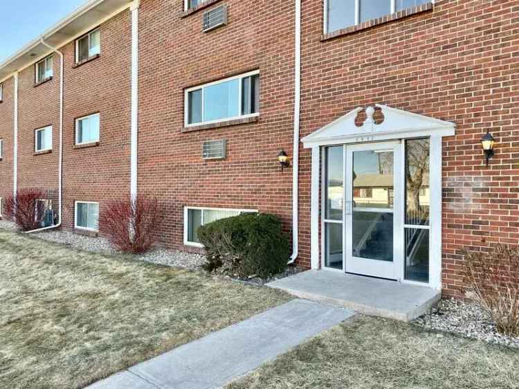 Rent Cozy 1 Bedroom Apartment in Commerce City with Great Amenities