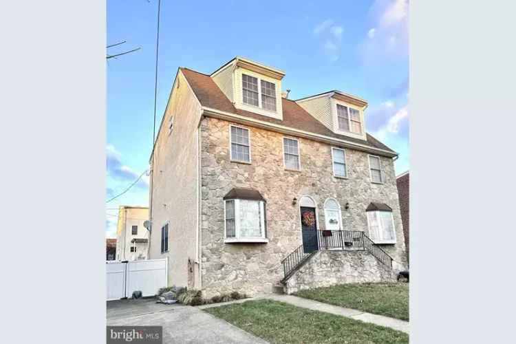 Buy Semi Detached Town Home at 1915 Sycamore Street with Off Street Parking